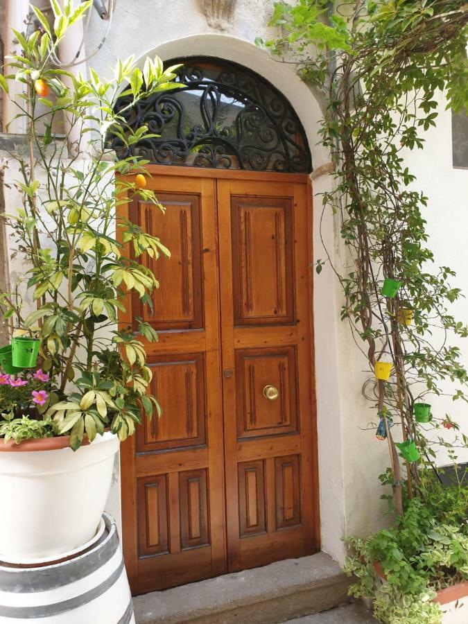 Lipari Suite Apartament Bagian luar foto